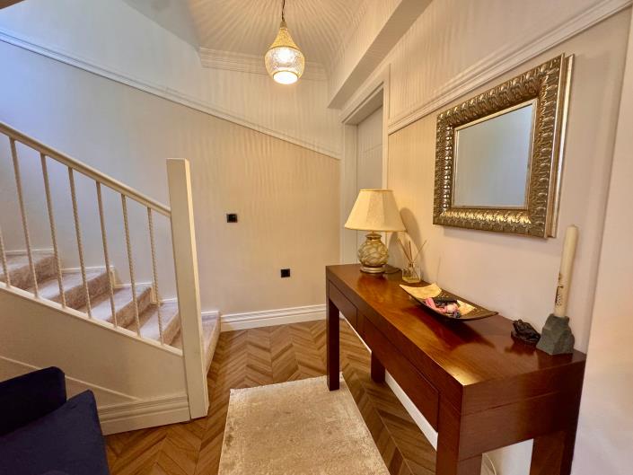 Image No.24-7 Bed Villa for sale