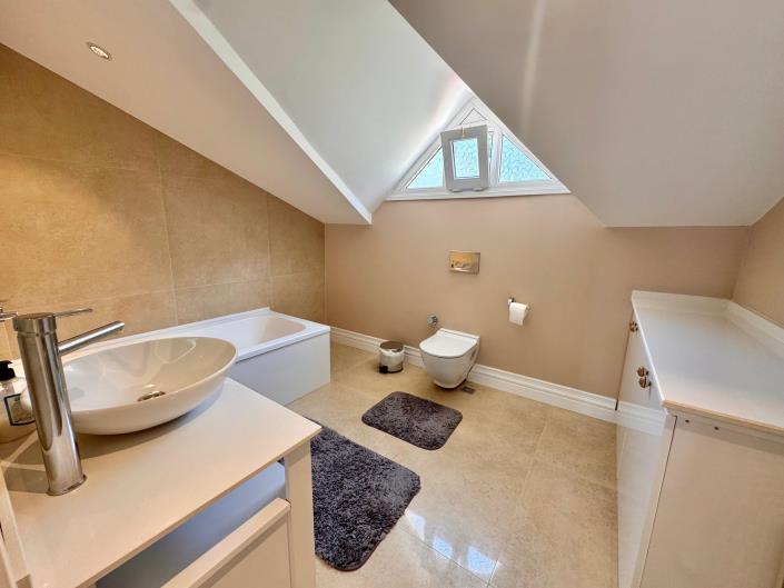 Image No.36-7 Bed Villa for sale