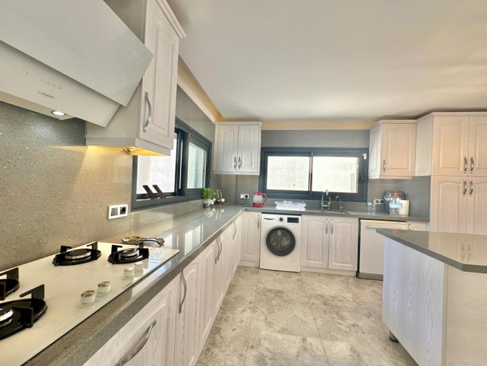 Image No.12-4 Bed Villa for sale