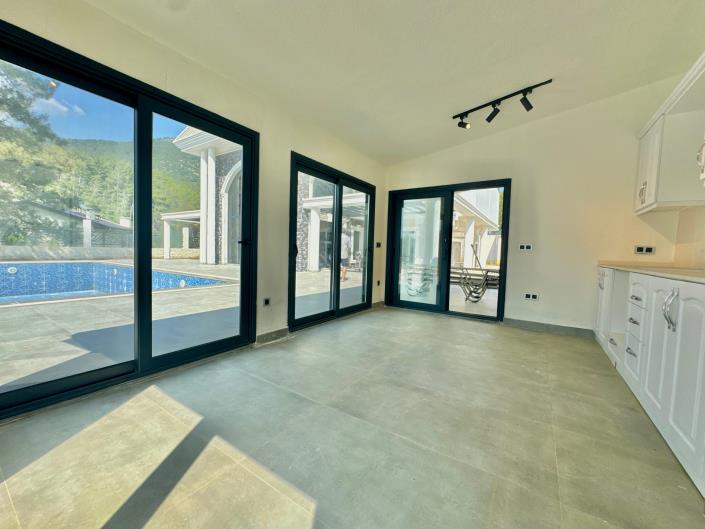 Image No.38-4 Bed Villa for sale