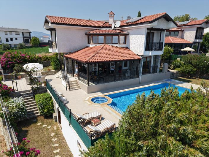 Image No.2-4 Bed Villa for sale