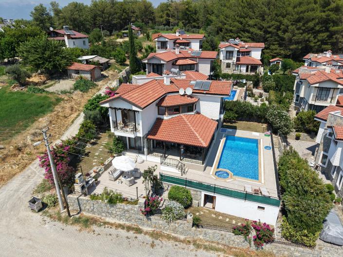 Image No.1-4 Bed Villa for sale