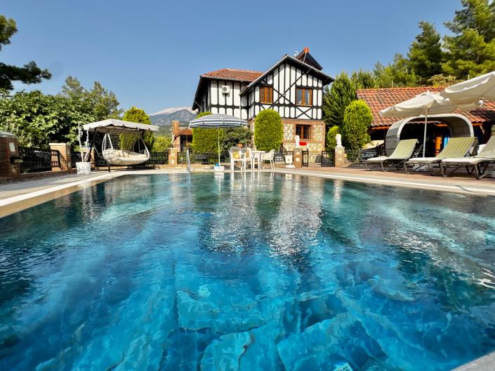 Image No.1-5 Bed Villa for sale