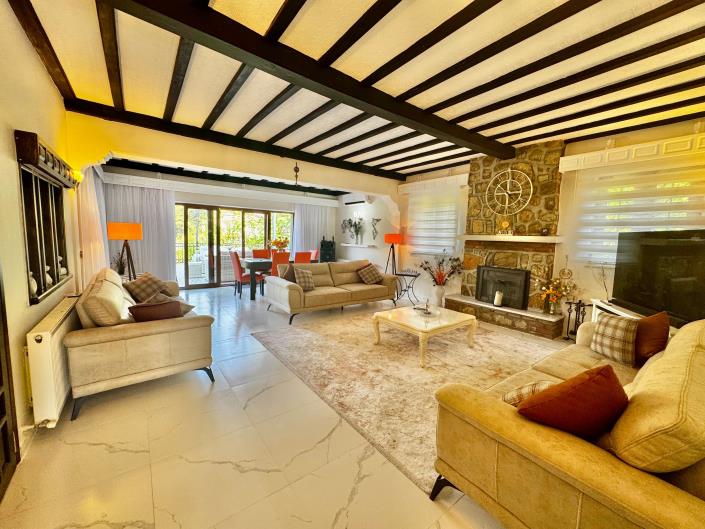 Image No.9-5 Bed Villa for sale