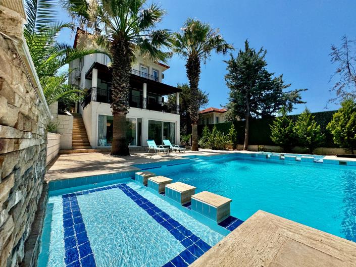 Image No.28-4 Bed Villa for sale