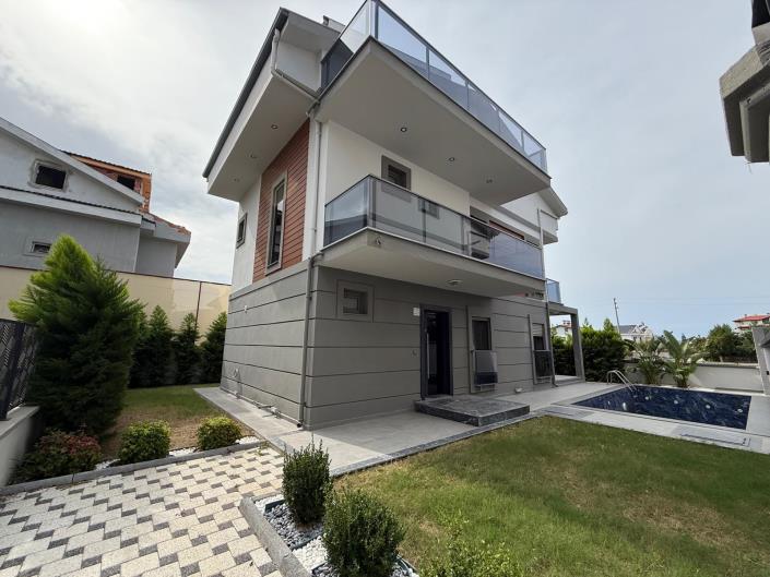 Image No.1-4 Bed Villa for sale