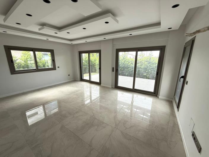 Image No.9-4 Bed Villa for sale