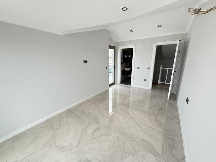 Image No.18-4 Bed Villa for sale