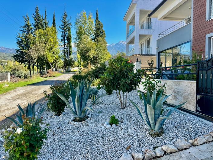 Image No.2-4 Bed Villa for sale