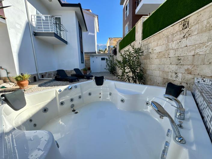 Image No.4-4 Bed Villa for sale