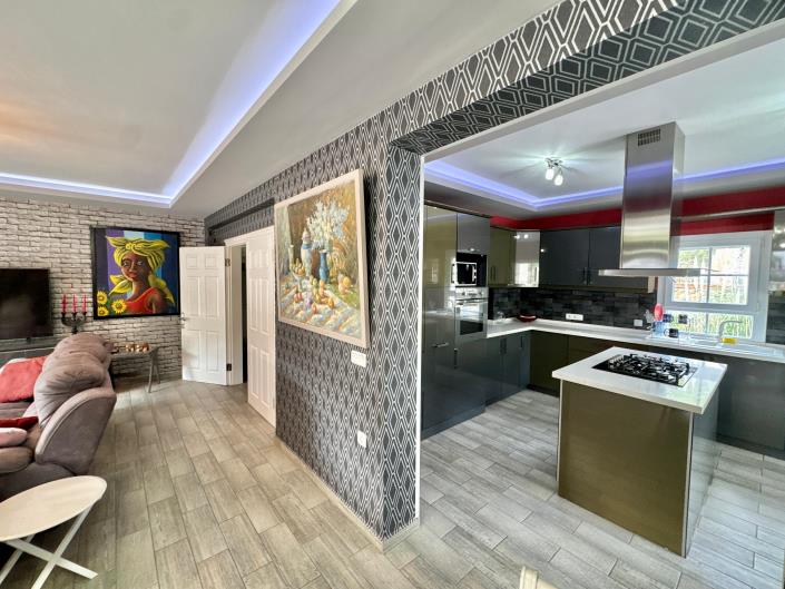 Image No.9-4 Bed Villa for sale