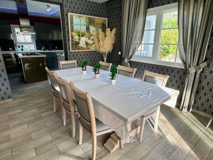 Image No.10-4 Bed Villa for sale