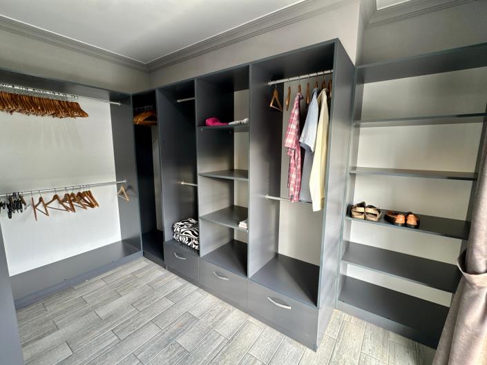 Image No.24-4 Bed Villa for sale