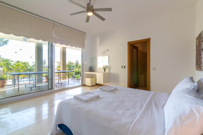 Image No.10-4 Bed Villa for sale