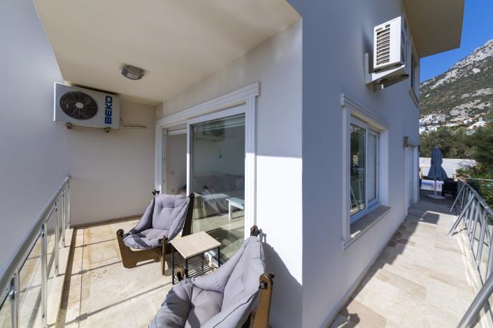 Image No.38-3 Bed Apartment for sale