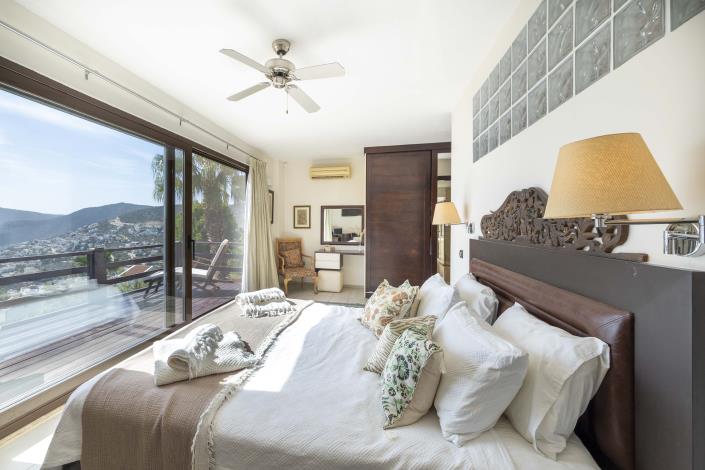 Image No.40-5 Bed Villa for sale