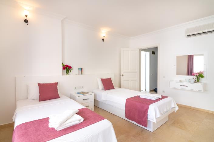 Image No.28-4 Bed Villa for sale