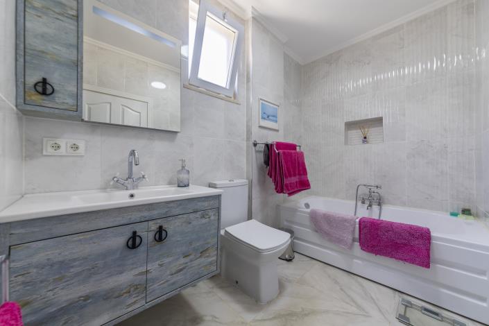 Image No.55-3 Bed Apartment for sale