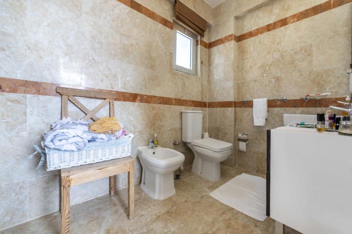 Image No.46-5 Bed Villa for sale