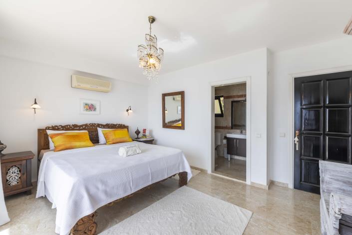 Image No.42-5 Bed Villa for sale