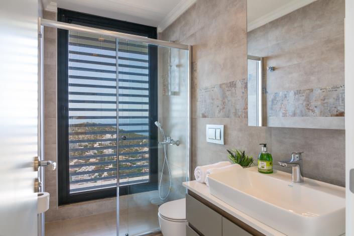 Image No.44-5 Bed Villa for sale