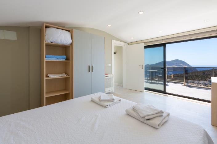 Image No.38-5 Bed Villa for sale