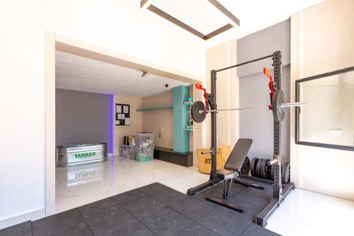 Image No.54-5 Bed Villa for sale