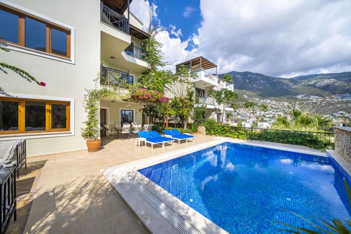 Image No.2-4 Bed Villa for sale