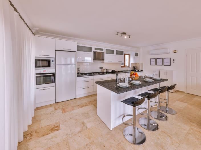 Image No.17-5 Bed Villa for sale