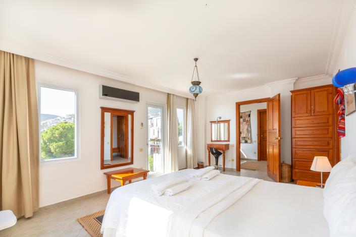 Image No.35-4 Bed Villa for sale