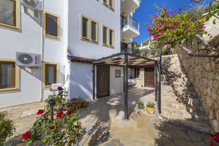 Image No.14-3 Bed Apartment for sale