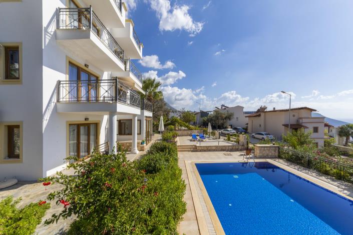 Image No.10-3 Bed Apartment for sale