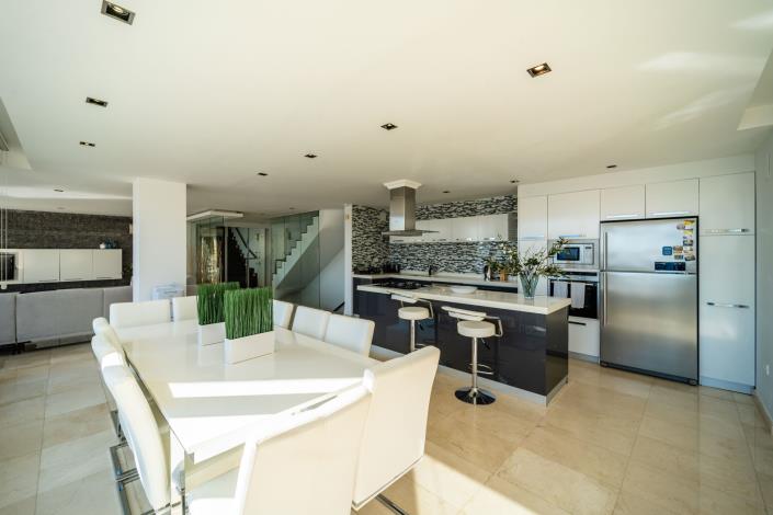 Image No.12-5 Bed Villa for sale