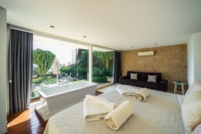 Image No.17-5 Bed Villa for sale