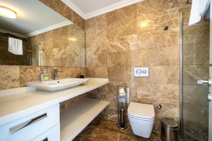 Image No.18-5 Bed Villa for sale