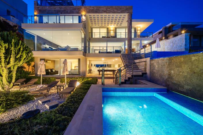 Image No.1-5 Bed Villa for sale