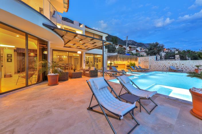 Image No.2-5 Bed Villa for sale