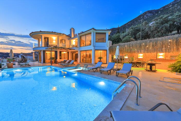 Image No.1-5 Bed Villa for sale