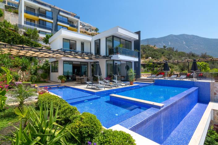 Image No.1-4 Bed Villa for sale