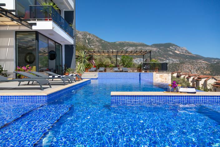 Image No.4-4 Bed Villa for sale