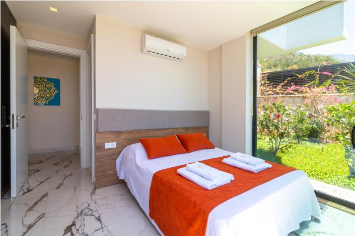 Image No.27-4 Bed Villa for sale