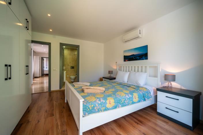 Image No.36-5 Bed Villa for sale