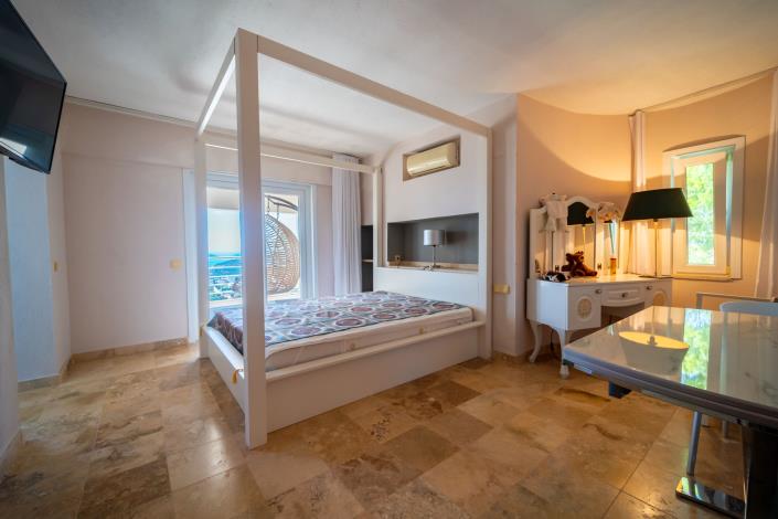 Image No.17-3 Bed Villa for sale