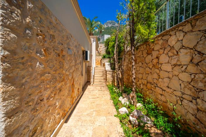 Image No.36-3 Bed Villa for sale