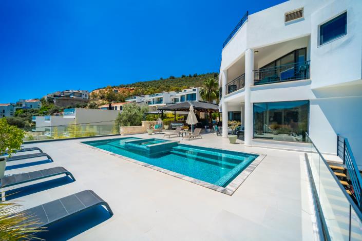 Image No.8-6 Bed Villa for sale