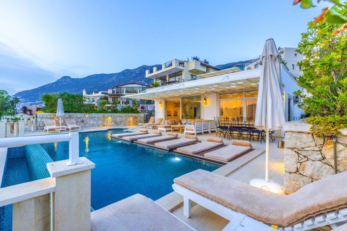 Image No.5-5 Bed Villa for sale