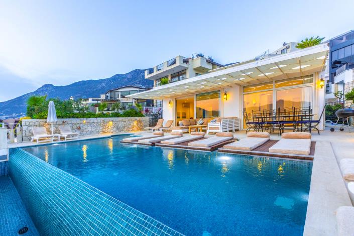 Image No.6-5 Bed Villa for sale