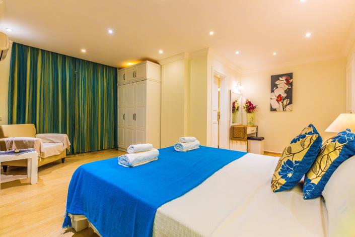 Image No.28-5 Bed Villa for sale