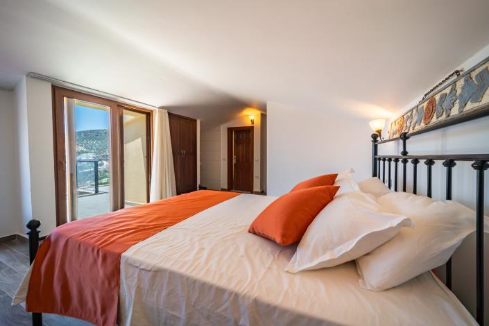 Image No.18-3 Bed Villa for sale