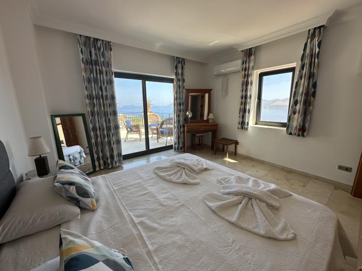 Image No.26-3 Bed Villa for sale